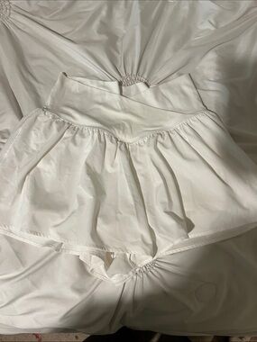 ARIE White Ruffled Mini Skirt